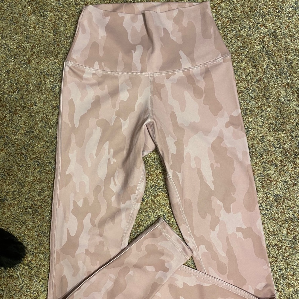 BuffBunny Pink Camo Leggings